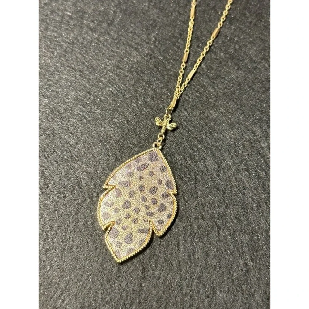 élie Gold Leopard Print Leaf Pendant Necklace Long Chain NWT New Boho Jewelry